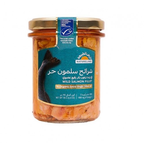 شرائح سلمون حر من أرض الطبيعة