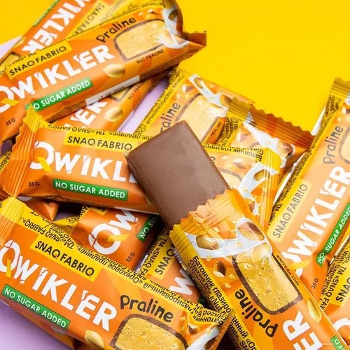 سناك فابريك كويكلر بروتين بار بنكهة برالين المكسرات ( 1+1 مجانا)