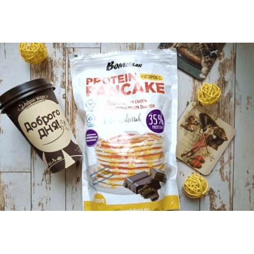 خليط البانكيك بالبروتين بالشوكولاته بومبار