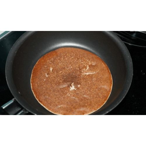 خليط البانكيك بالبروتين بالجبنة الكريمي بومبار