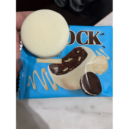 فتنيس شوك براوني كوكيز اند كريم